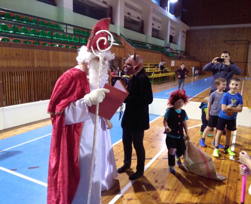 Mikuláš naděloval i Hipposu / certi-2017-03.jpg